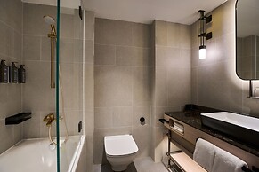 Sheraton Hong Kong Hotel & Towers