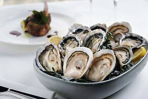 Sheraton Hong Kong Hotel & Towers