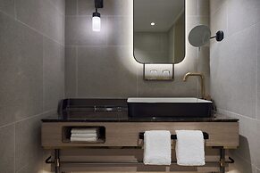 Sheraton Hong Kong Hotel & Towers
