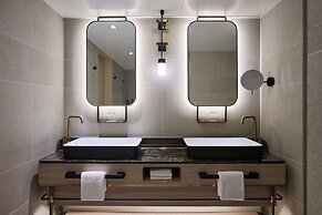 Sheraton Hong Kong Hotel & Towers