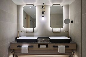 Sheraton Hong Kong Hotel & Towers