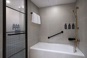 Sheraton Hong Kong Hotel & Towers