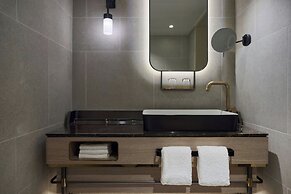 Sheraton Hong Kong Hotel & Towers