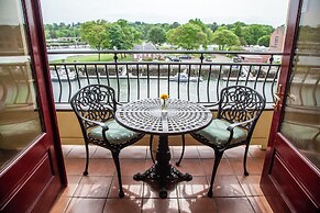 Delamar Greenwich Harbor