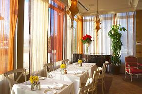 Delamar Greenwich Harbor