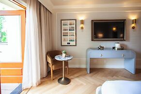 Delamar Greenwich Harbor