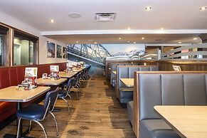 Sandman Hotel Terrace