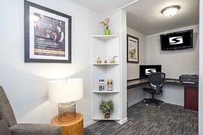 Sandman Hotel Terrace