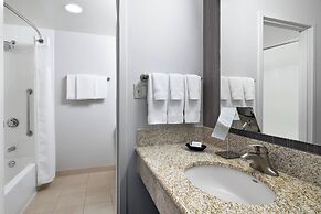 Courtyard by Marriott Pittsburgh Airport