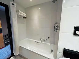 Hilton East Midlands Airport