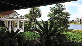 Maingate Lakeside Resort