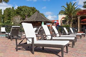 Maingate Lakeside Resort