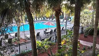 Maingate Lakeside Resort