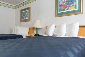 Maingate Lakeside Resort