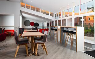 Holiday Inn Express Portsmouth - North by IHG