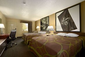 Super 8 by Wyndham Calhoun