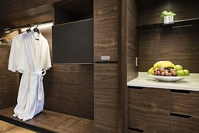 Gloucester Luk Kwok Hong Kong