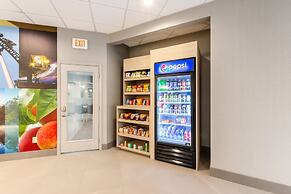 Clarion Pointe Near University