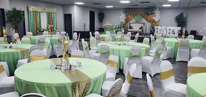 Clarion Pointe Near University