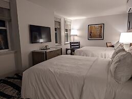 The Yorktowne Hotel, Tapestry Collection by Hilton