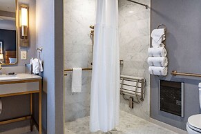 The Yorktowne Hotel, Tapestry Collection by Hilton