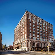 The Yorktowne Hotel, Tapestry Collection by Hilton