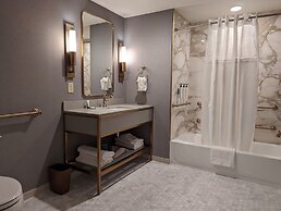 The Yorktowne Hotel, Tapestry Collection by Hilton