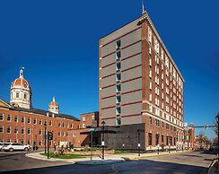 The Yorktowne Hotel, Tapestry Collection by Hilton