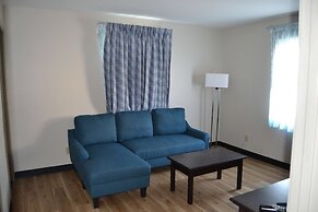 Days Inn and Suites by Wyndham Sikeston