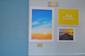 Days Inn and Suites by Wyndham Sikeston