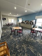 Days Inn and Suites by Wyndham Sikeston