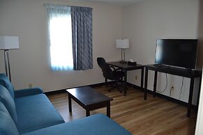 Days Inn and Suites by Wyndham Sikeston