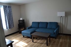 Days Inn and Suites by Wyndham Sikeston