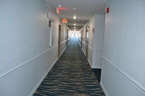 Days Inn and Suites by Wyndham Sikeston