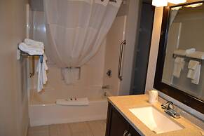 Days Inn and Suites by Wyndham Sikeston
