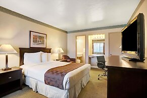 Travelodge by Wyndham Everett City Center