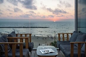 Crowne Plaza Tel Aviv Beach, an IHG Hotel