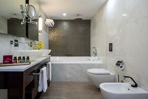Crowne Plaza Tel Aviv Beach by IHG