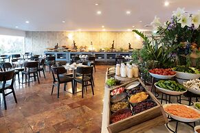 Crowne Plaza Tel Aviv Beach by IHG