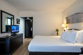 Crowne Plaza Tel Aviv Beach by IHG