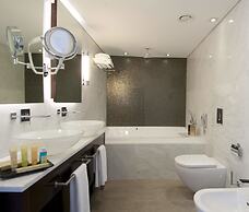 Crowne Plaza Tel Aviv Beach by IHG
