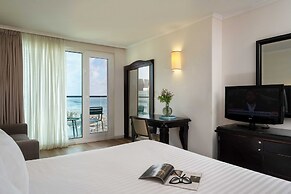 Crowne Plaza Tel Aviv Beach by IHG