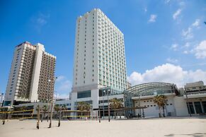 Crowne Plaza Tel Aviv Beach by IHG