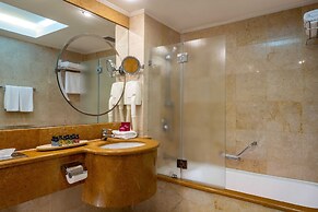 Crowne Plaza Tel Aviv Beach by IHG