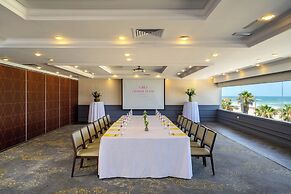 Crowne Plaza Tel Aviv Beach by IHG