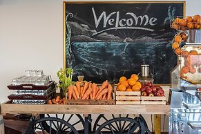 Crowne Plaza Tel Aviv Beach by IHG