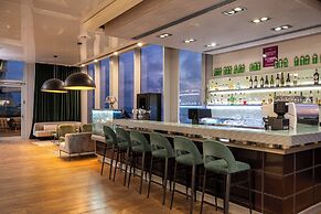 Crowne Plaza Tel Aviv Beach by IHG