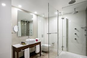 Crowne Plaza Tel Aviv Beach by IHG