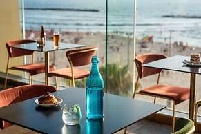 Crowne Plaza Tel Aviv Beach by IHG