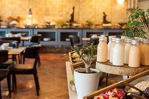 Crowne Plaza Tel Aviv Beach by IHG